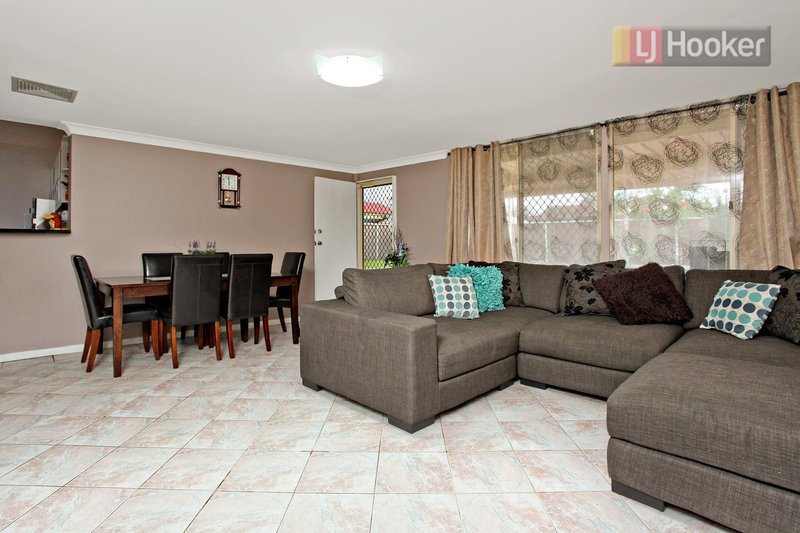 Photo - 6 Stedham Grove, Oakhurst NSW 2761 - Image 3