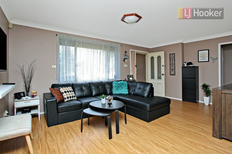 Photo - 6 Stedham Grove, Oakhurst NSW 2761 - Image 4