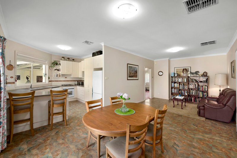 Photo - 6 Steedman Street, Mordialloc VIC 3195 - Image 2