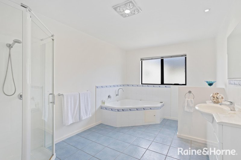 Photo - 6 Steen Court, Blackmans Bay TAS 7052 - Image 23