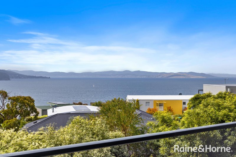 Photo - 6 Steen Court, Blackmans Bay TAS 7052 - Image 32