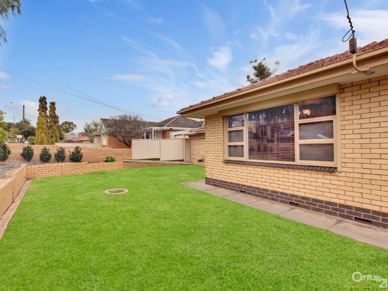 Photo - 6 Stewart Street, South Brighton SA 5048 - Image 2