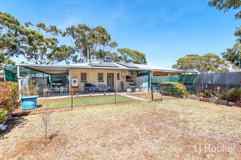 Photo - 6 Stormore Street, Davoren Park SA 5113 - Image 16