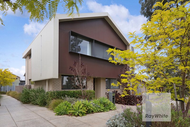 6 Strata Walk, Greenvale VIC 3059