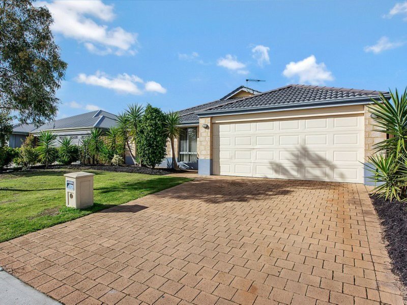 6 Strowan Pass, Carramar WA 6031