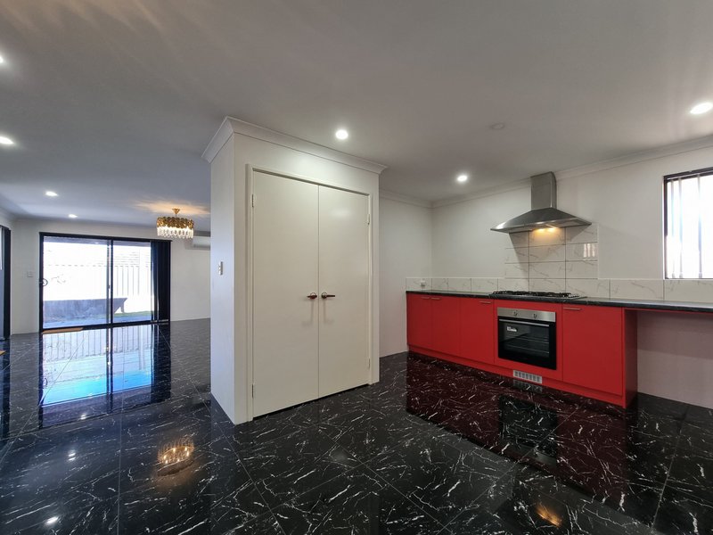 Photo - 6 Sturrock Close, Hilbert WA 6112 - Image 12