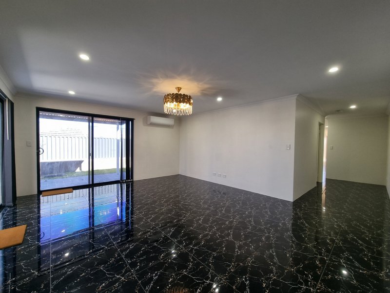 Photo - 6 Sturrock Close, Hilbert WA 6112 - Image 13