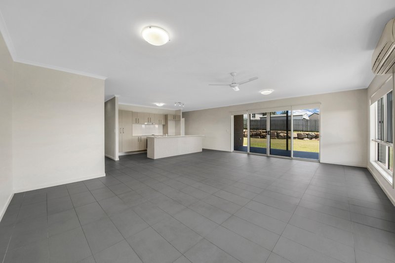 Photo - 6 Sturt Court, Glen Eden QLD 4680 - Image 4