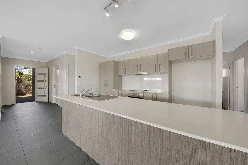 Photo - 6 Sturt Court, Glen Eden QLD 4680 - Image 7