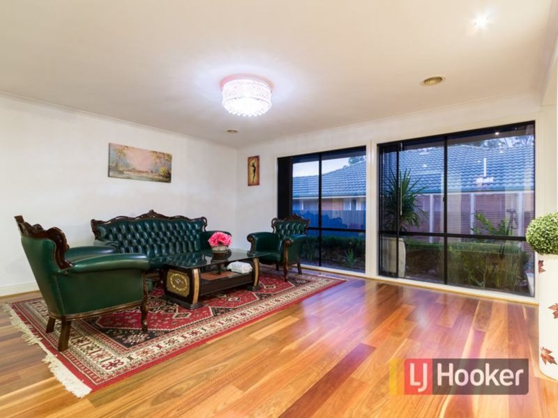 Photo - 6 Sugarbush Drive, Lynbrook VIC 3975 - Image 3