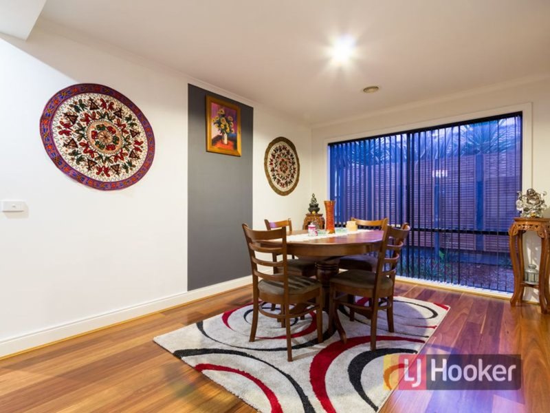 Photo - 6 Sugarbush Drive, Lynbrook VIC 3975 - Image 4