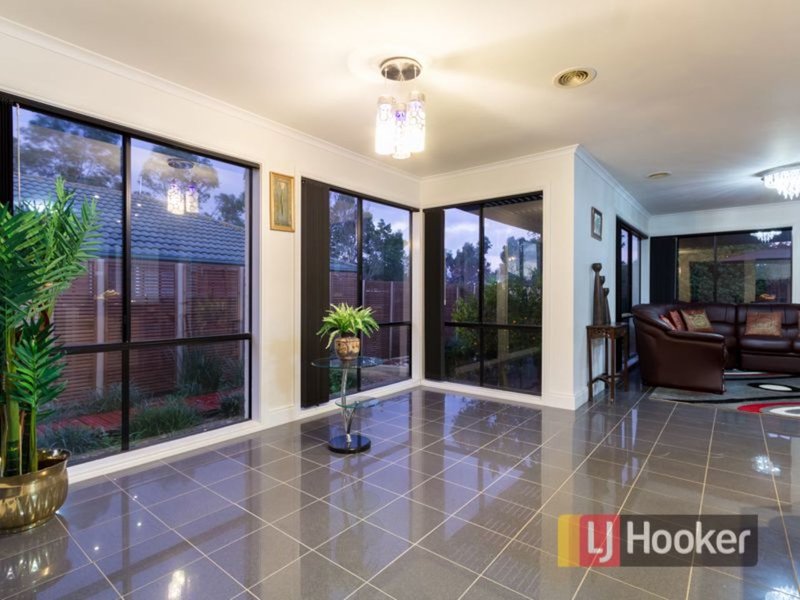 Photo - 6 Sugarbush Drive, Lynbrook VIC 3975 - Image 7