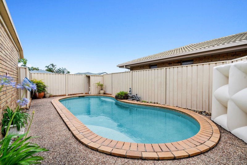 Photo - 6 Summerwine Street, Burleigh Waters QLD 4220 - Image 11