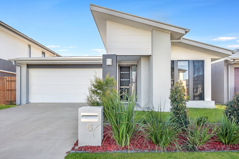 6 Sundown Circuit, Pimpama QLD 4209