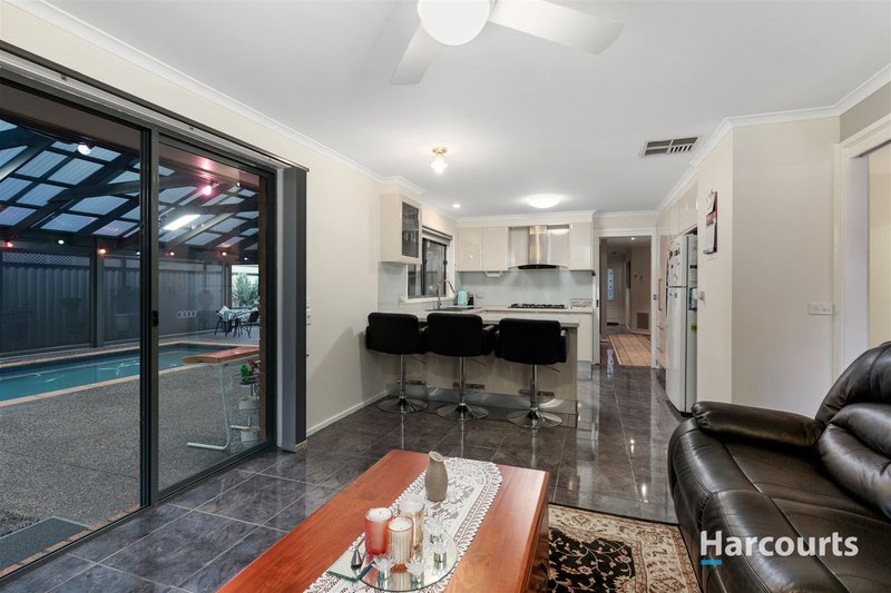 Photo - 6 Sunningdale Court, Rowville VIC 3178 - Image 7