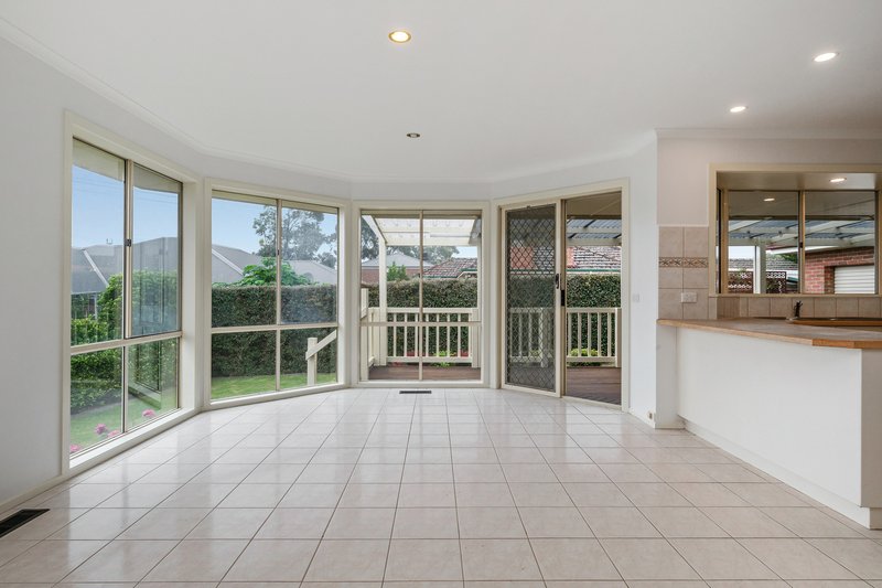 Photo - 6 Sunnyridge Court, Chirnside Park VIC 3116 - Image 3