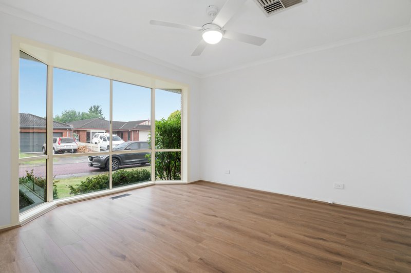 Photo - 6 Sunnyridge Court, Chirnside Park VIC 3116 - Image 5