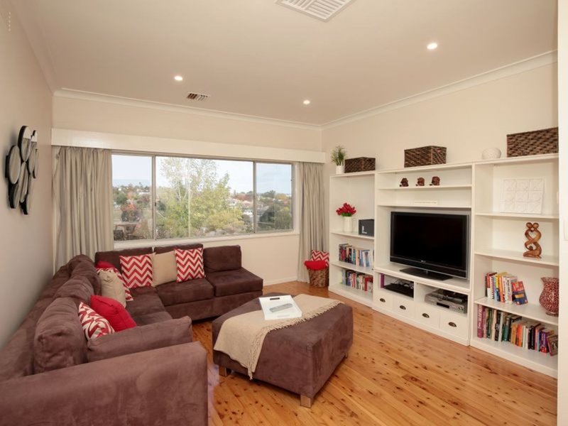 Photo - 6 Sunshine Avenue, Turvey Park NSW 2650 - Image 8