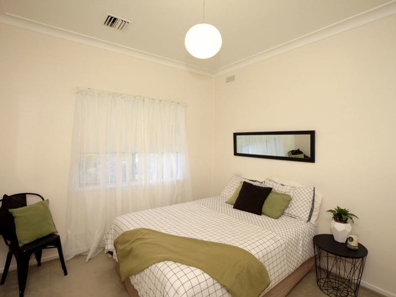 Photo - 6 Sunshine Avenue, Turvey Park NSW 2650 - Image 12