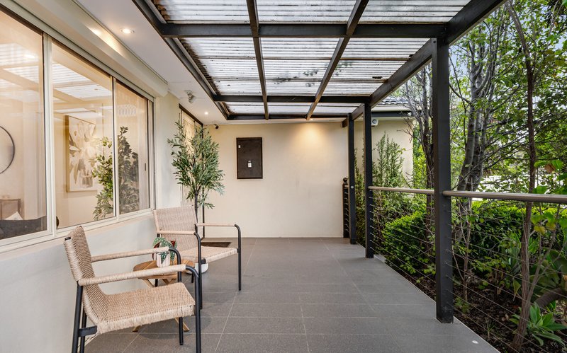 Photo - 6 Sutton Close, Gladstone Park VIC 3043 - Image 5