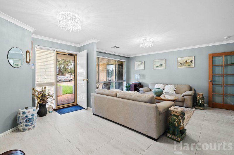 Photo - 6 Swan Close, Dudley Park WA 6210 - Image 5