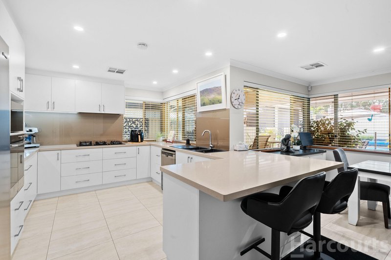Photo - 6 Swan Close, Dudley Park WA 6210 - Image 8