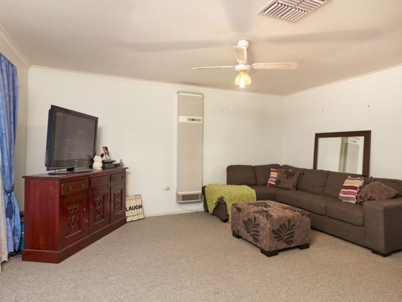 Photo - 6 Swan Street, Ashmont NSW 2650 - Image 2