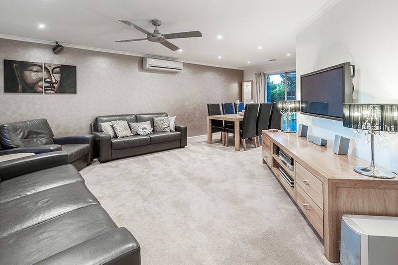 Photo - 6 Swansea Court, Craigieburn VIC 3064 - Image 6