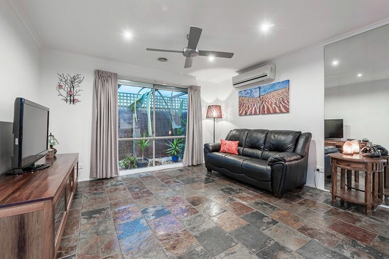 Photo - 6 Swansea Court, Craigieburn VIC 3064 - Image 8