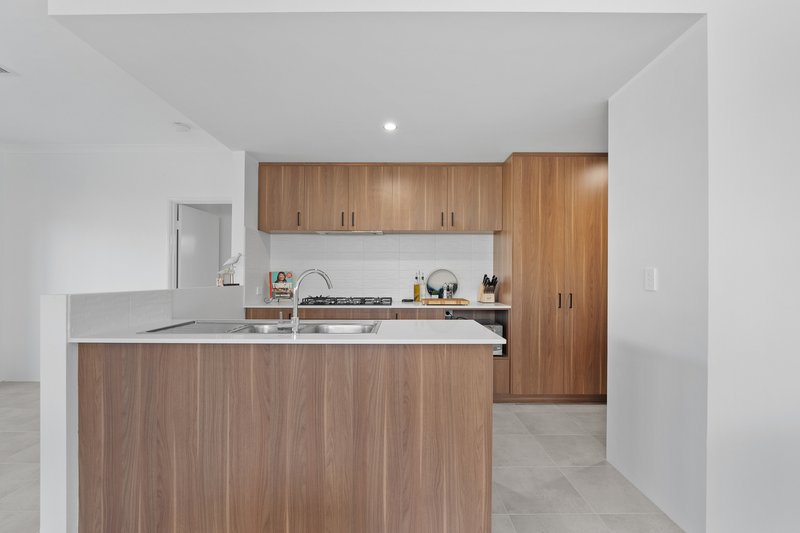 Photo - 6 Tablelands Drive, Baldivis WA 6171 - Image 11