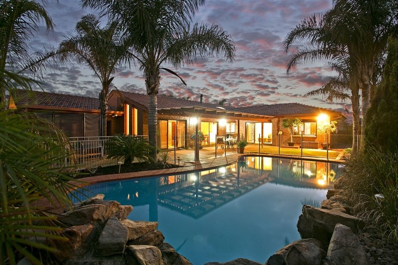 Photo - 6 Tahiti Place, West Lakes SA 5021 - Image 1