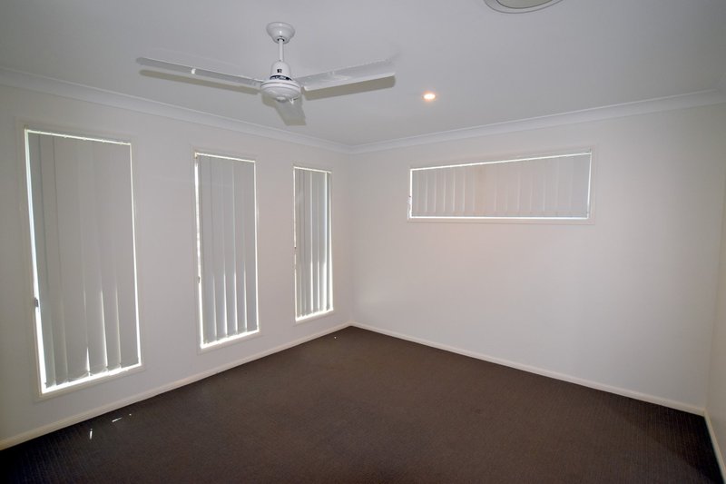 Photo - 6 Takoko Place, Kirkwood QLD 4680 - Image 7