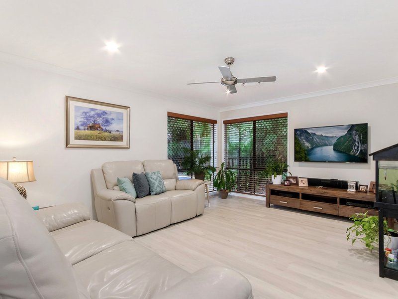 Photo - 6 Tandanus Court, Oxenford QLD 4210 - Image 7