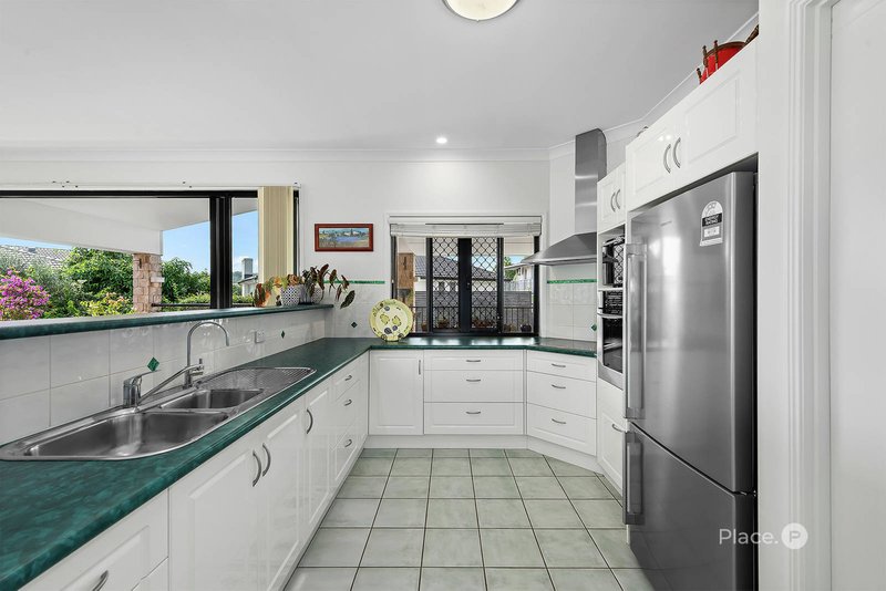 Photo - 6 Tappin Court, Carindale QLD 4152 - Image 3