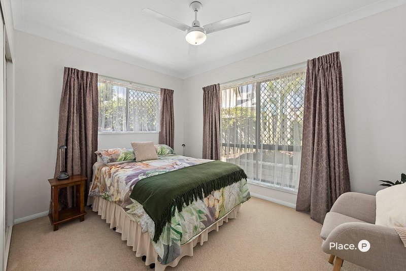 Photo - 6 Tappin Court, Carindale QLD 4152 - Image 10