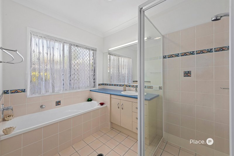 Photo - 6 Tappin Court, Carindale QLD 4152 - Image 14