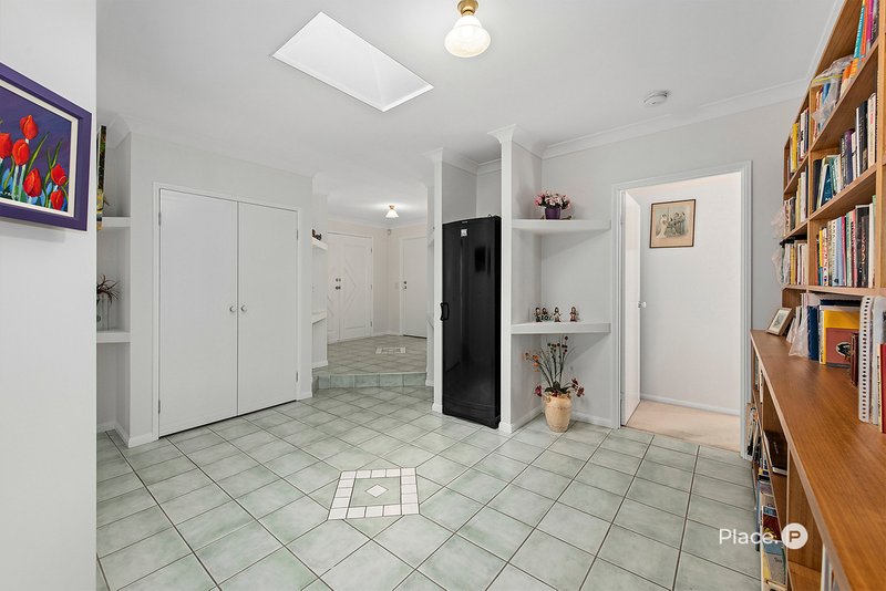 Photo - 6 Tappin Court, Carindale QLD 4152 - Image 16