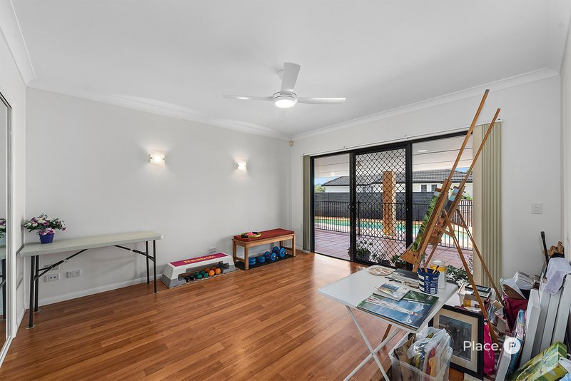 Photo - 6 Tappin Court, Carindale QLD 4152 - Image 17