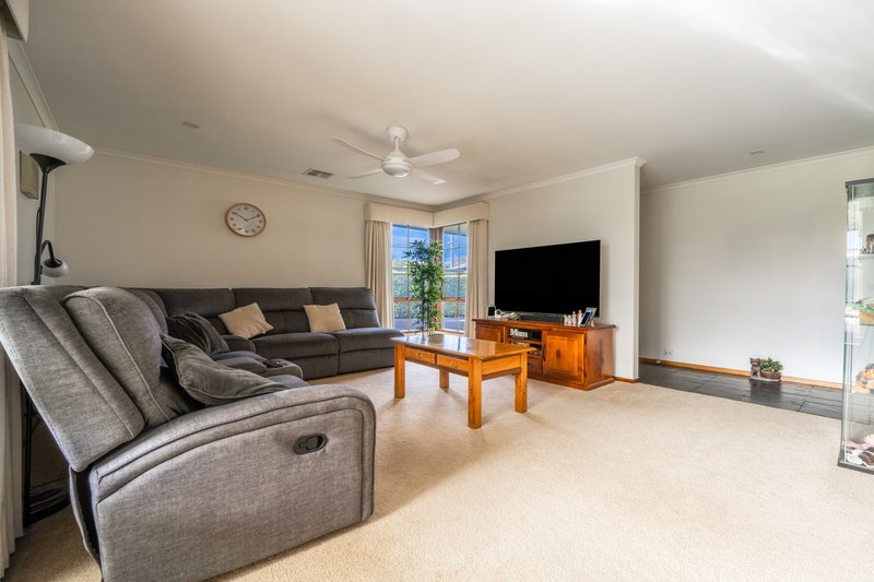 Photo - 6 Tareel Court, Portland VIC 3305 - Image 3