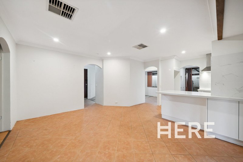 Photo - 6 Tarndale Way, South Lake WA 6164 - Image 7