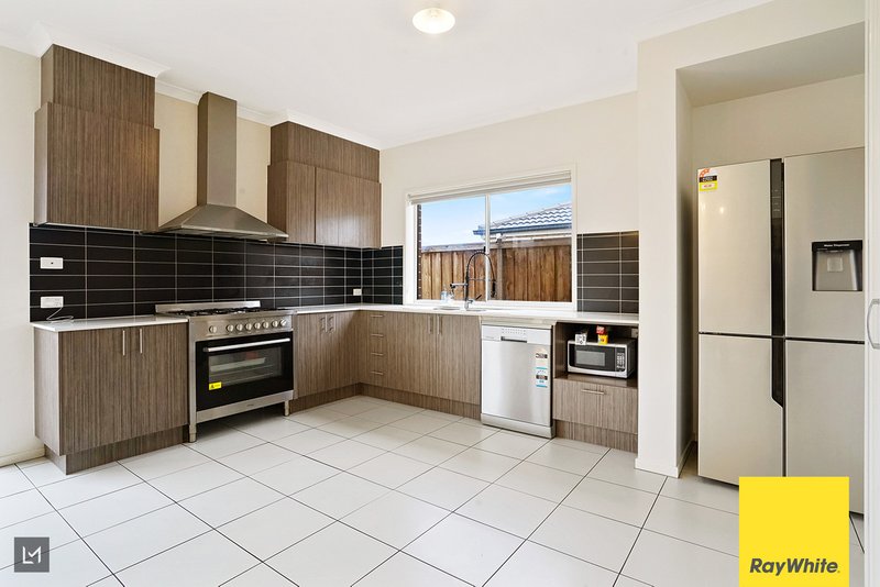 Photo - 6 Teller Street, Tarneit VIC 3029 - Image 9