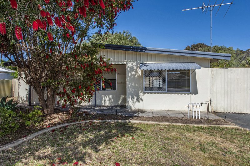 Photo - 6 Teranca Road, Greenfields WA 6210 - Image 2