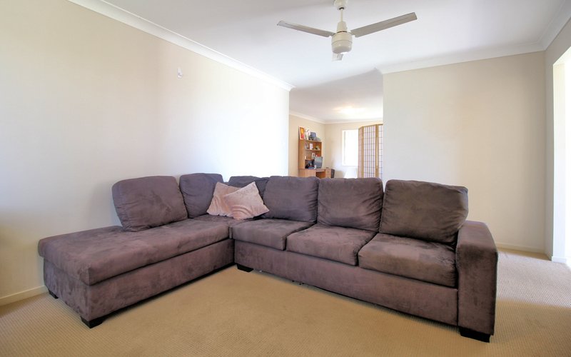 Photo - 6 Teresa Street, Nikenbah QLD 4655 - Image 5