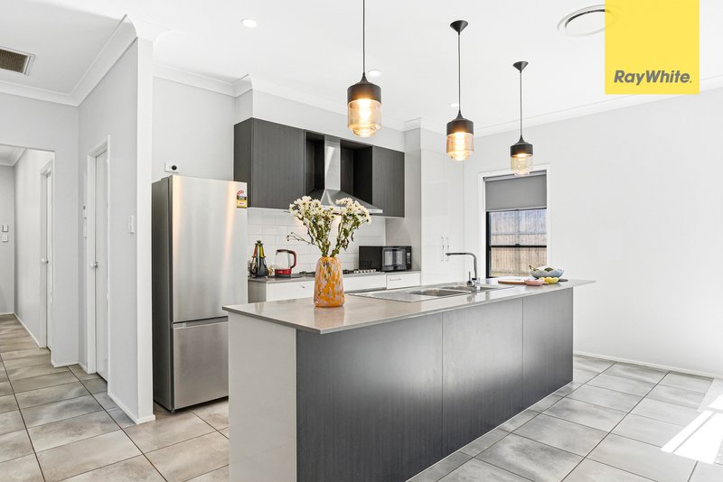 Photo - 6 Teton Street (Gables) , Box Hill NSW 2765 - Image 9