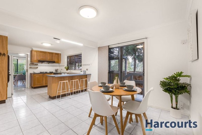 Photo - 6 The Grange, Wantirna VIC 3152 - Image 2