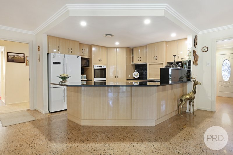 Photo - 6 The Grove, Tamworth NSW 2340 - Image 7