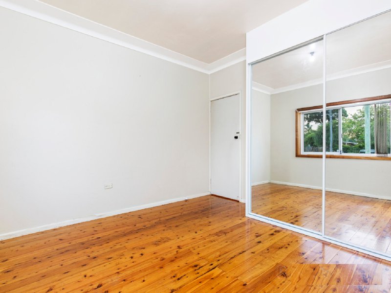 Photo - 6 Thomas Clarke Street, Westmead NSW 2145 - Image 2