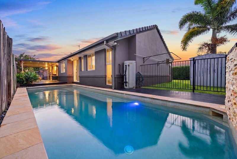 Photo - 6 Thornbill Place, Burleigh Waters QLD 4220 - Image 2