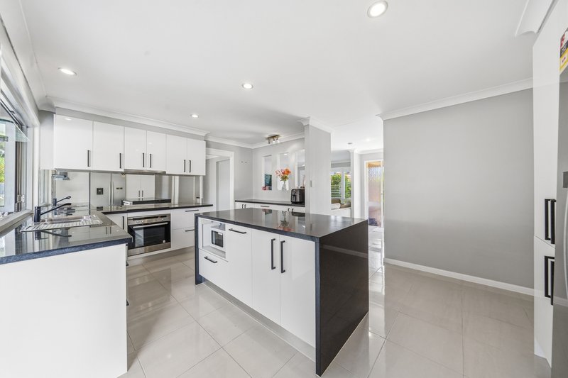 Photo - 6 Thornbill Place, Burleigh Waters QLD 4220 - Image 6