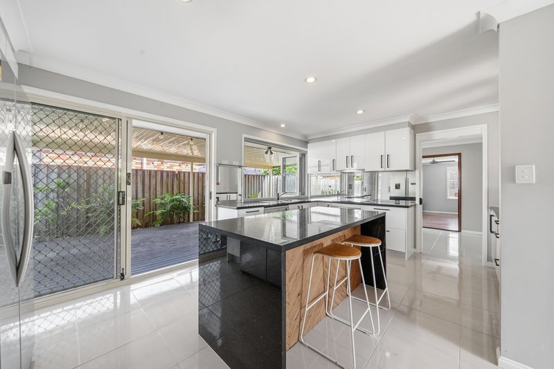 Photo - 6 Thornbill Place, Burleigh Waters QLD 4220 - Image 7